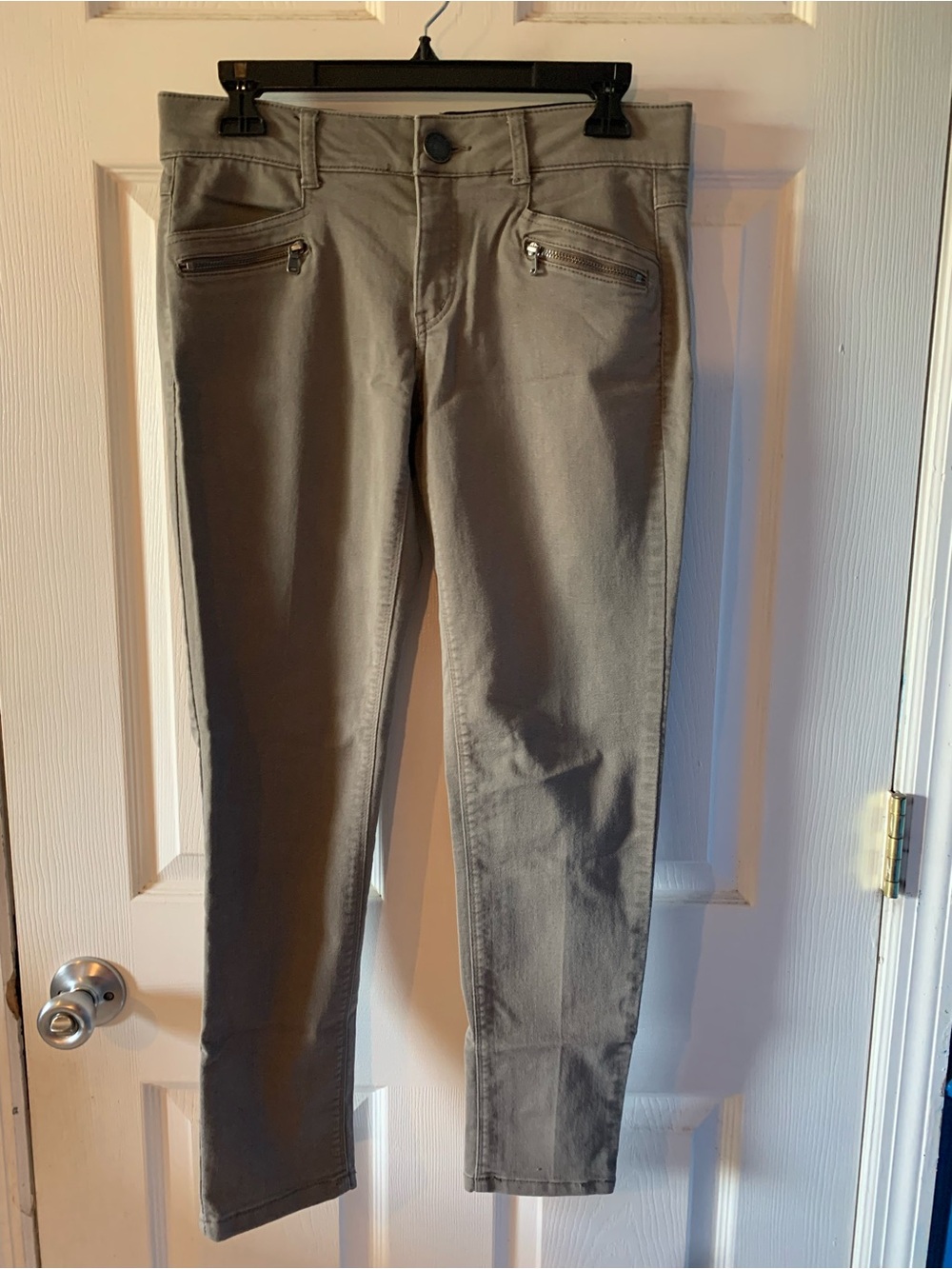 Democracy Women’s Taupe Slim Jeans with Zip Pocket Detail size 4 “Ab” Technology